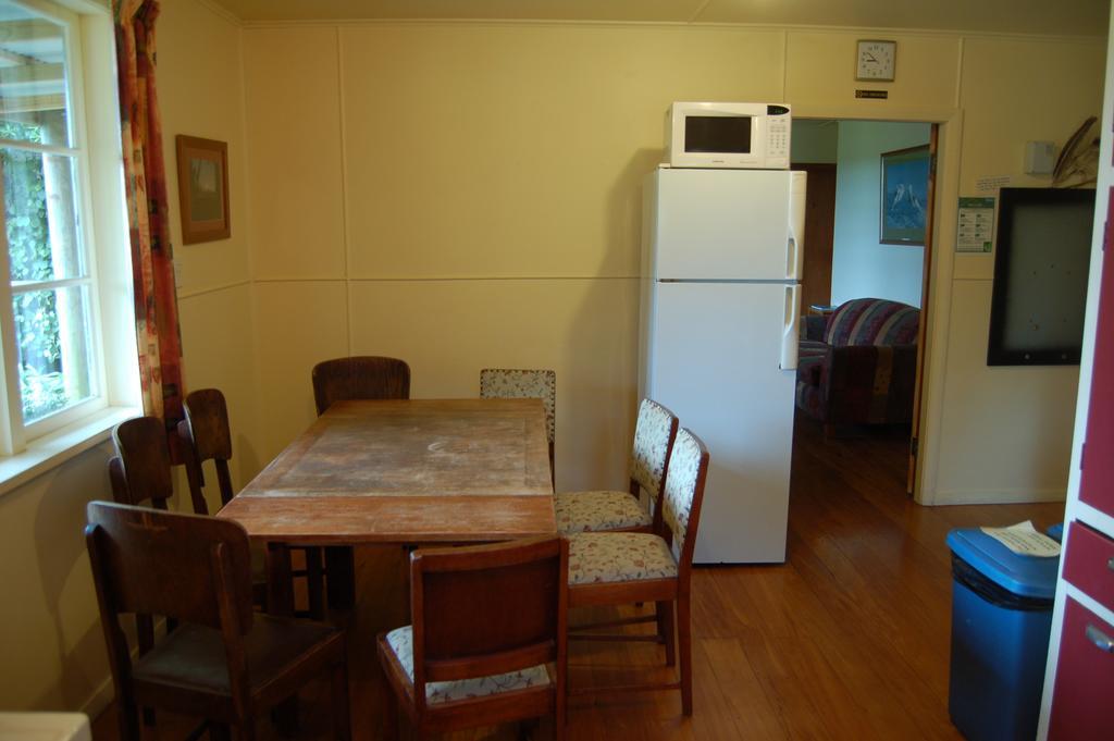 Wheatly Downs Farmstay And Backpackers Hawera Dış mekan fotoğraf