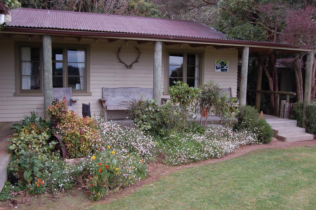 Wheatly Downs Farmstay And Backpackers Hawera Dış mekan fotoğraf
