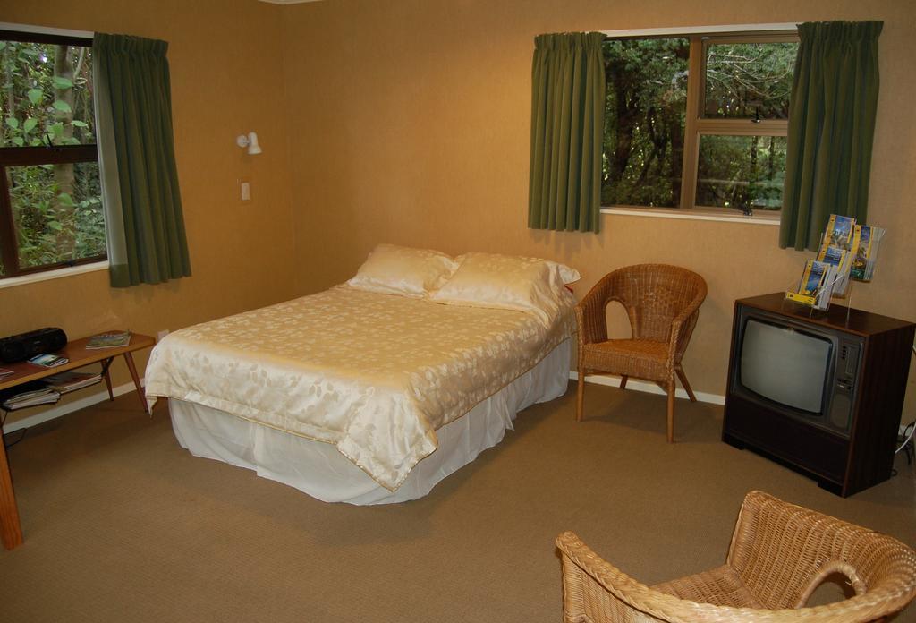 Wheatly Downs Farmstay And Backpackers Hawera Dış mekan fotoğraf
